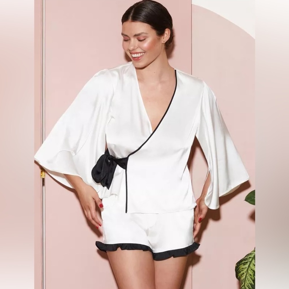 NWT Fleur Du Mal washable angel sleeve wrap pajama top